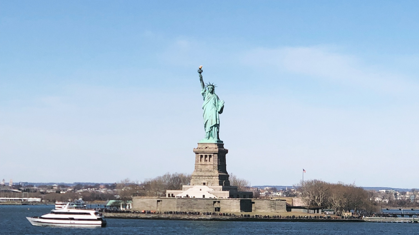 New York City, Statue of Liberty, Statue of Liberty National Monument, Ship, Monument. Wallpaper in 1366x768 Resolution