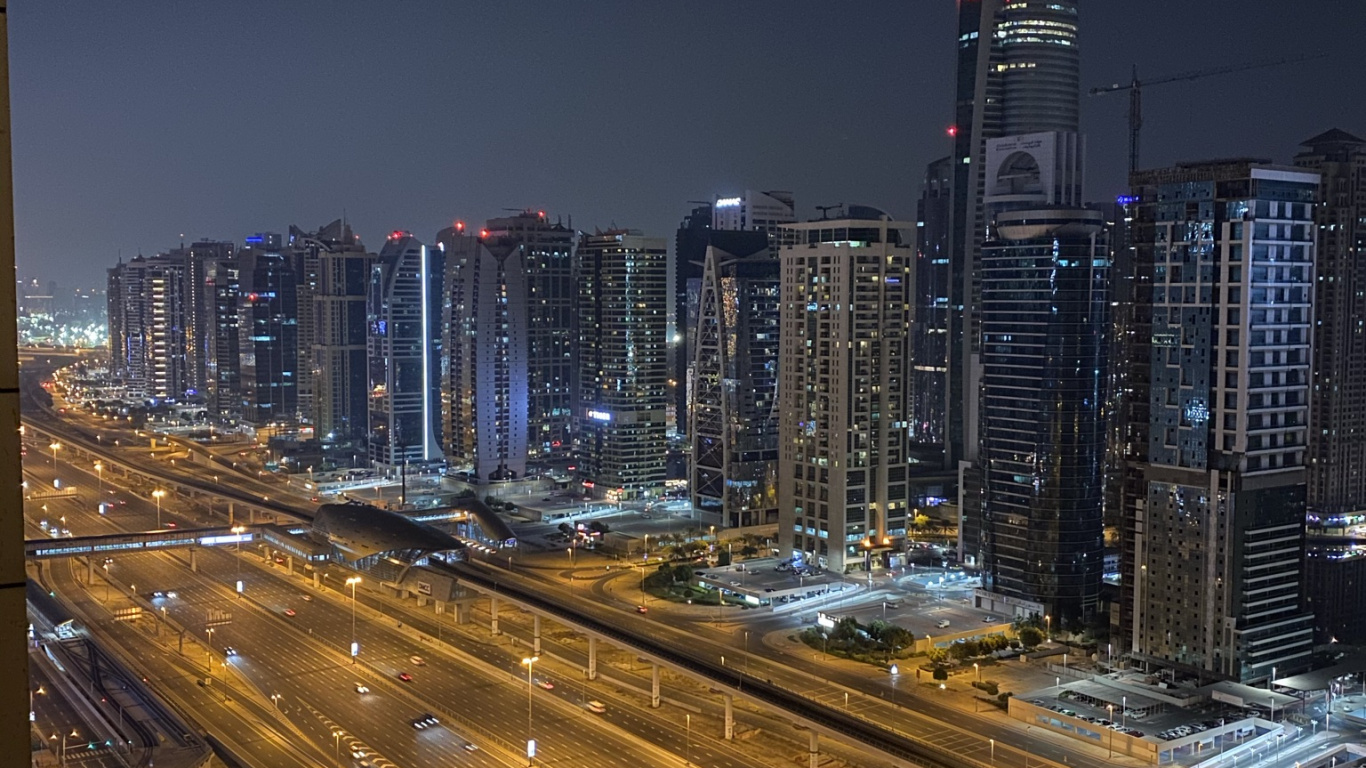 Dubai, Nacht, Road, Metropole, Stadtgebiet. Wallpaper in 1366x768 Resolution