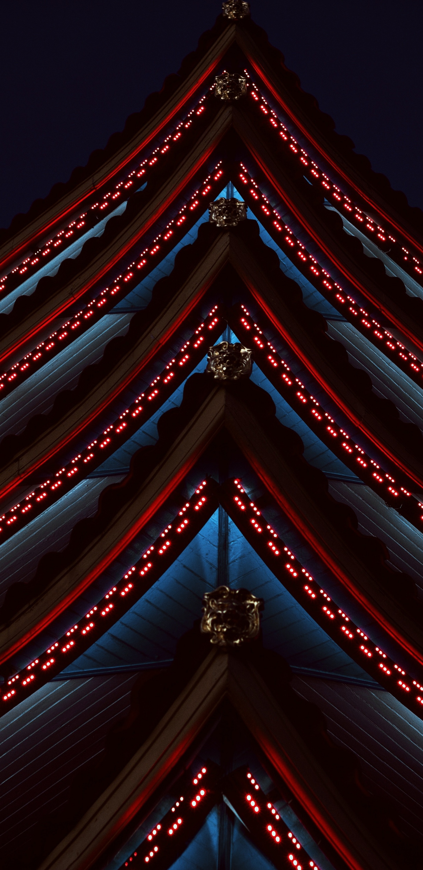 Red and Gold Colored Roof. Wallpaper in 1440x2960 Resolution