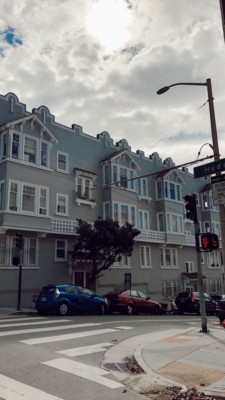 Ventana, Carretera, Barrio, Ciudad, la Luz de Calle. Wallpaper in 750x1334 Resolution