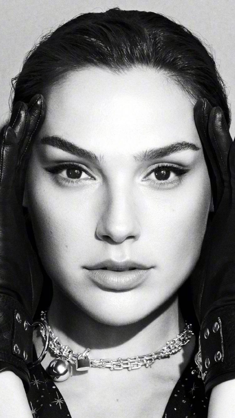 Guantes Gal Gadot, Gal Gadot, la Mujer Maravilla, Diana Prince, Cabeza. Wallpaper in 750x1334 Resolution