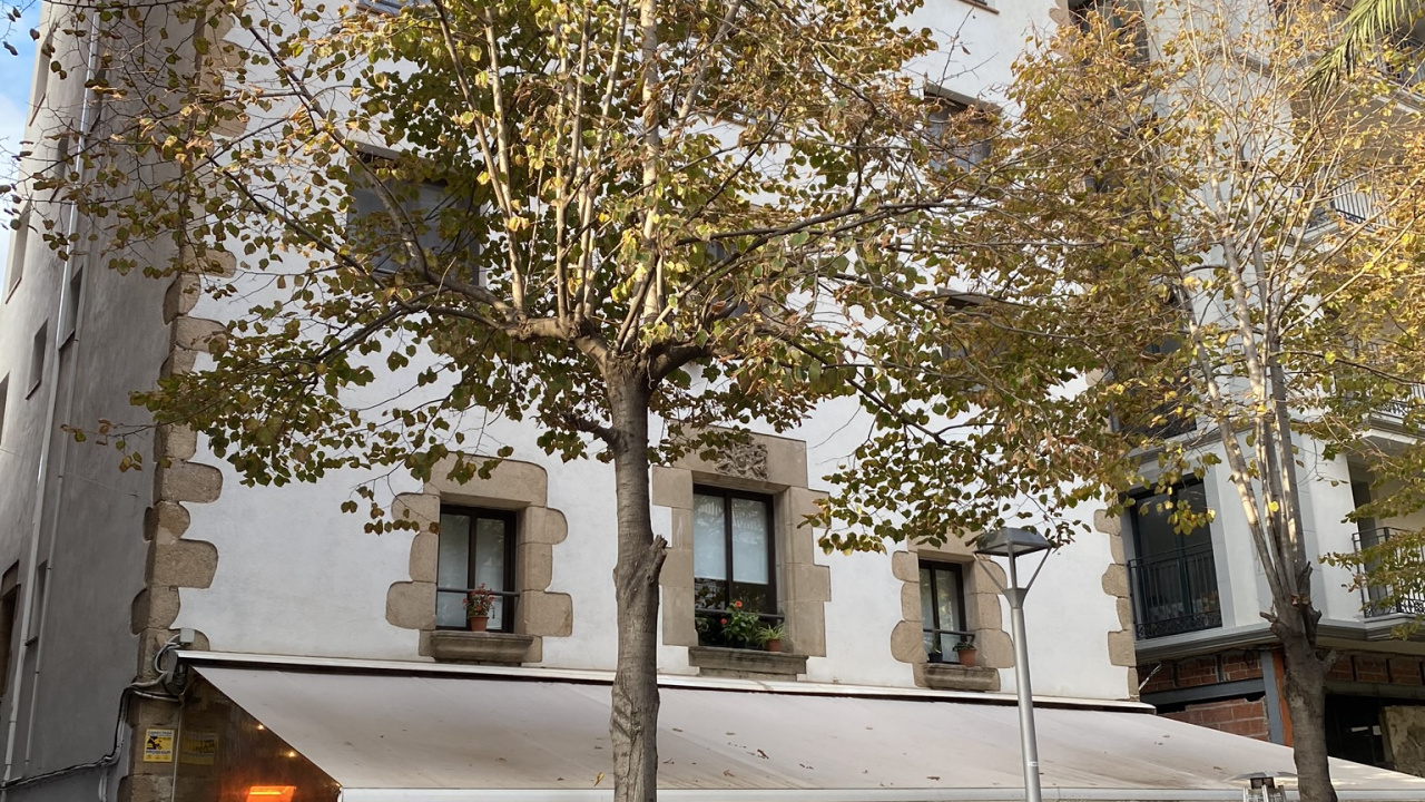 Utilisation Mixte, Immobilier, Bâtiment, Appartement, Mobilier D'extérieur. Wallpaper in 1280x720 Resolution