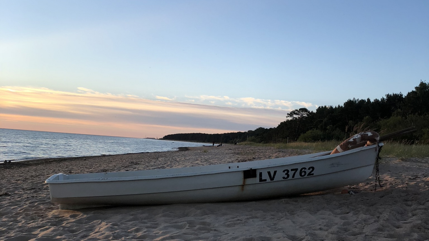 沙, 岸边, 船只, 地平线, 海岸 壁纸 1366x768 允许
