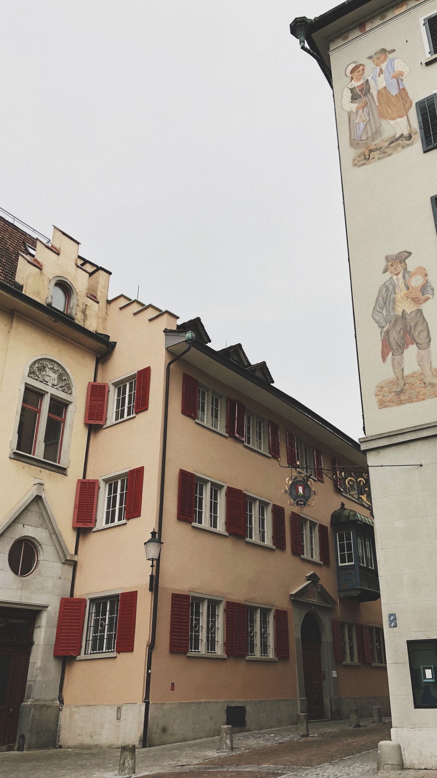 Architektur, Fenster, Fassade, Nachbarschaft, Stadt. Wallpaper in 1440x2560 Resolution