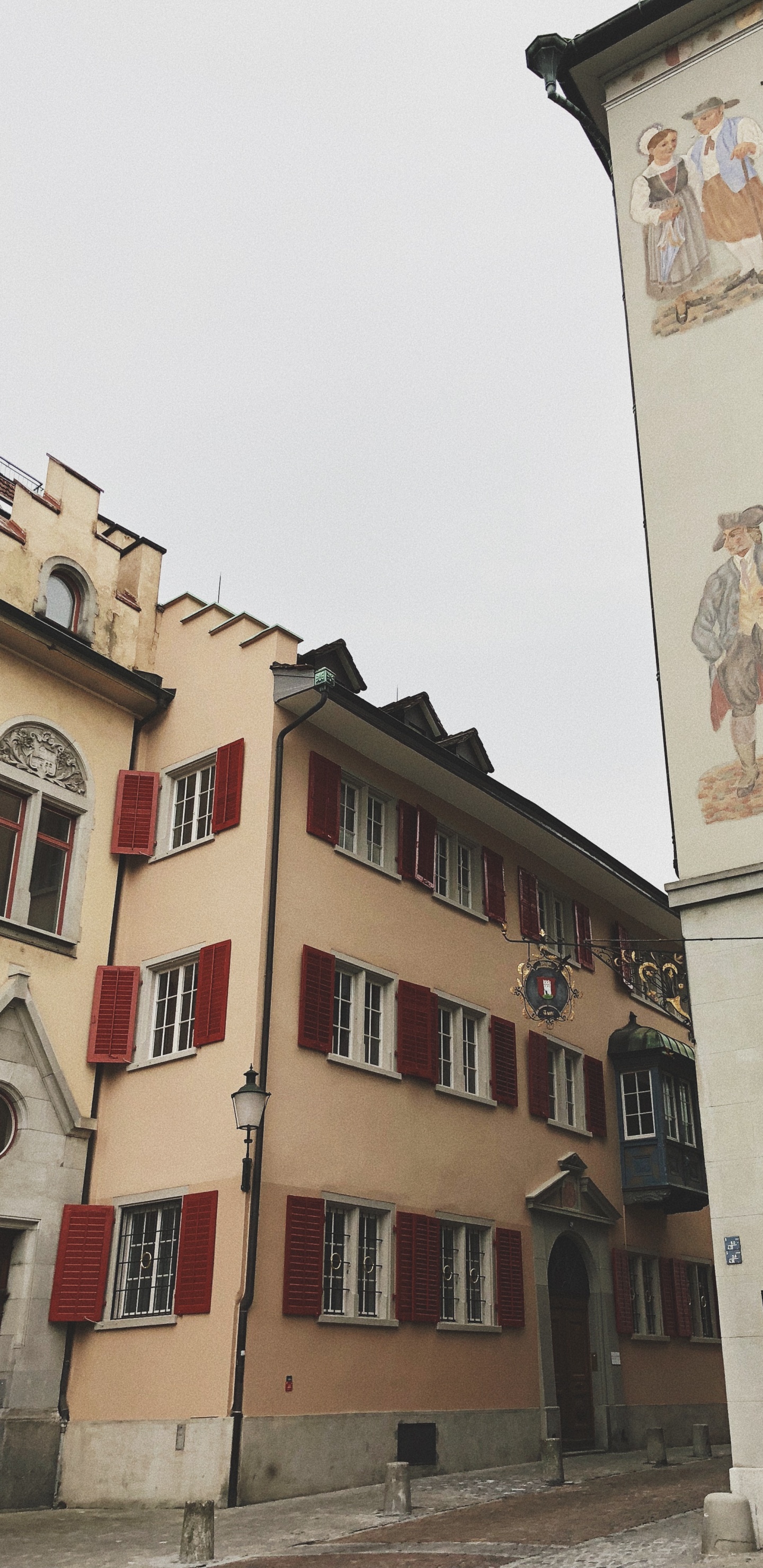 Architektur, Fenster, Fassade, Nachbarschaft, Stadt. Wallpaper in 1440x2960 Resolution