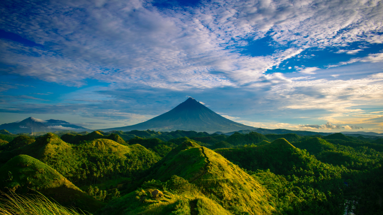 Mountain, Hill, Cloud, Ecoregion, People in Nature. Wallpaper in 1280x720 Resolution