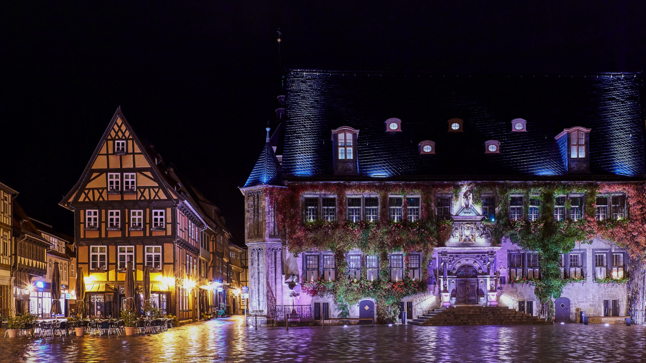 Bâtiment en Béton Brun Pendant la Nuit. Wallpaper in 1280x720 Resolution