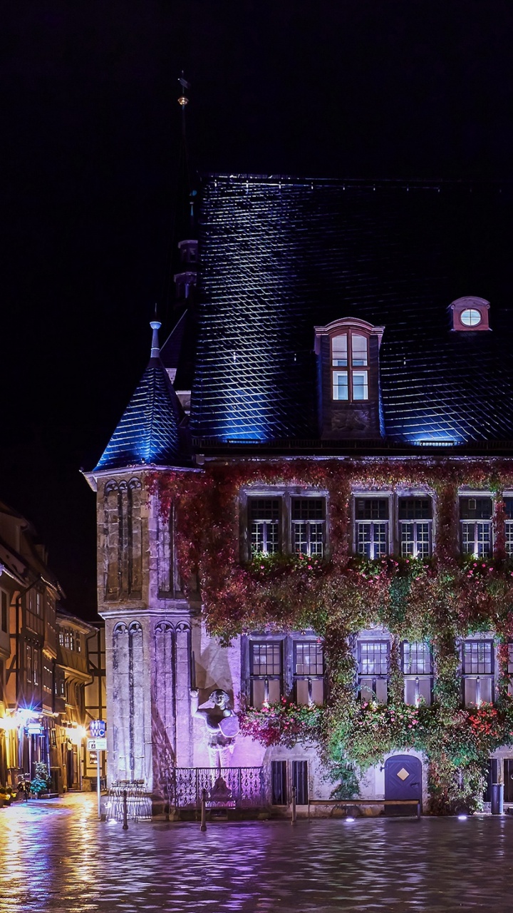 Bâtiment en Béton Brun Pendant la Nuit. Wallpaper in 720x1280 Resolution