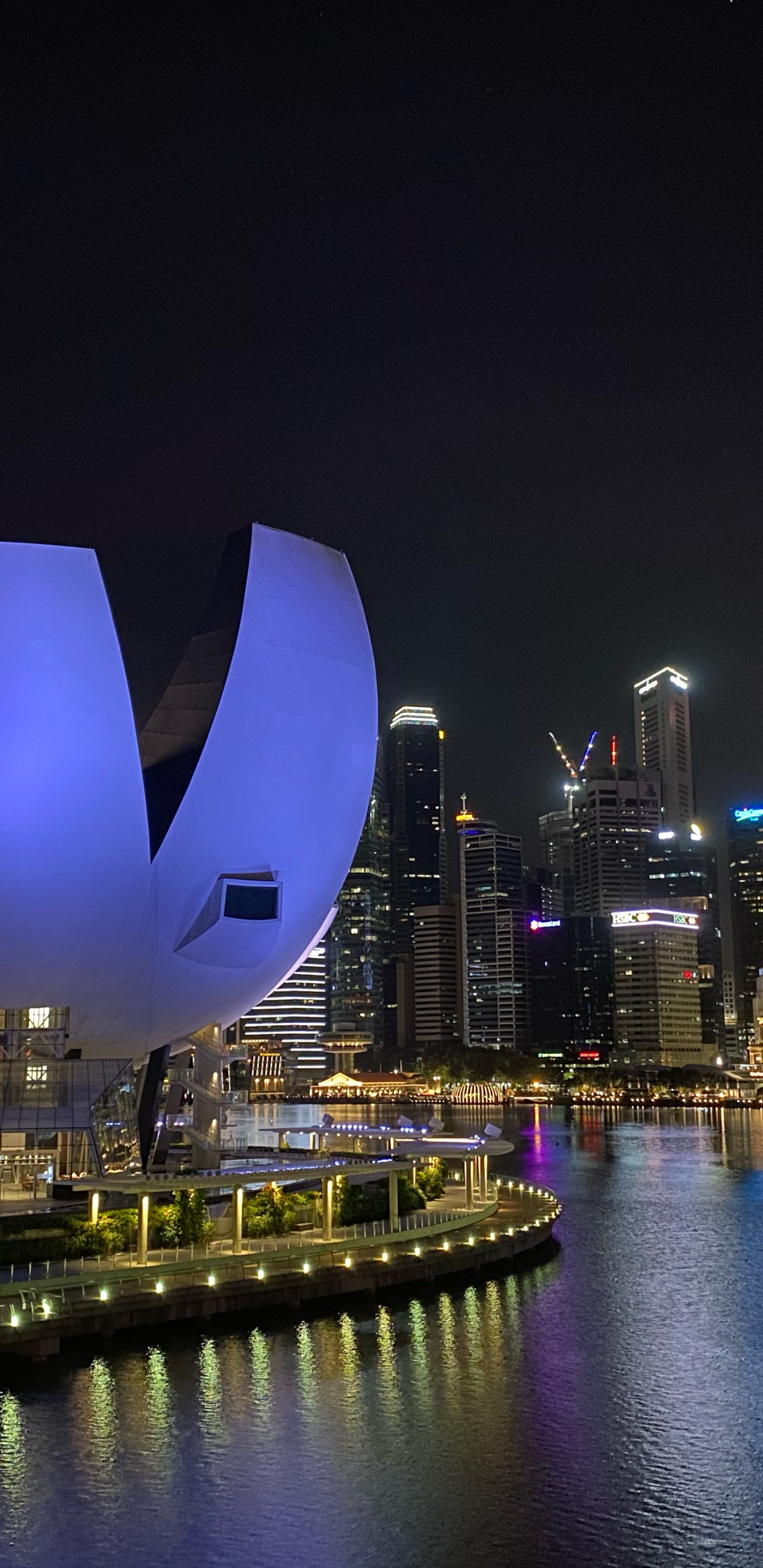 Reflexión, Agua, Paisaje Urbano, Urbe, Área Urbana. Wallpaper in 1440x2960 Resolution