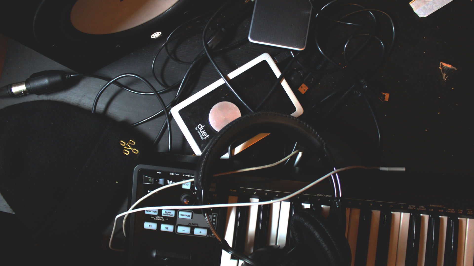 Download 1920x1080 Wallpaper Music Producer, Recording Studio, Musician, Music Industry, Electronic Instrument Music Producer, Recording Studio, Musician, Music Industry, Electronic Instrument. Wallpaper in 1920x1080 Resolution
