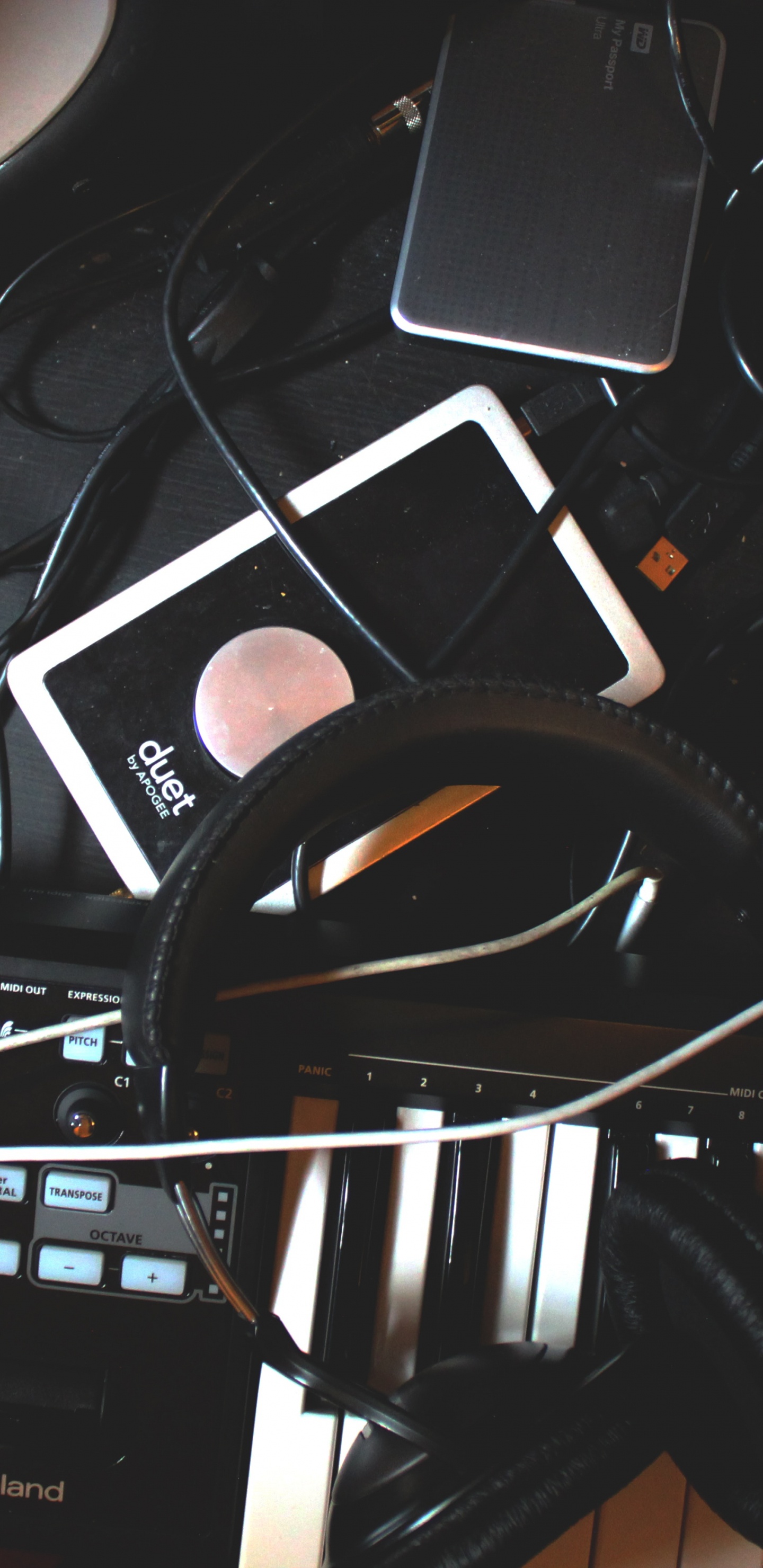 Musik-Produzent, Tonstudio, Musiker, Musikbranche, Elektronisches Instrument. Wallpaper in 1440x2960 Resolution