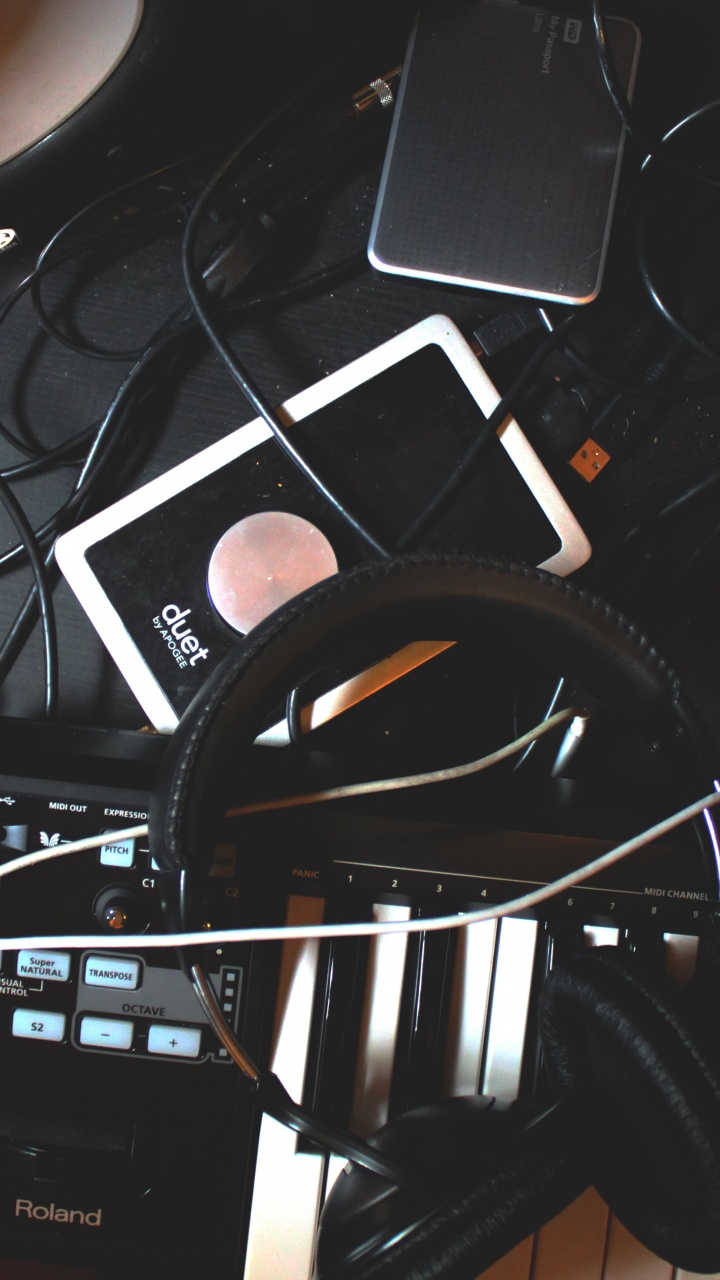 Musik-Produzent, Tonstudio, Musiker, Musikbranche, Elektronisches Instrument. Wallpaper in 720x1280 Resolution
