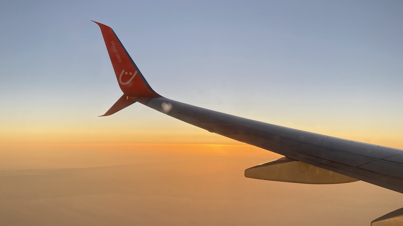 Air Voyage, Avion, Airbus A330, Les Avions à Fuselage Étroit, Aviation. Wallpaper in 1366x768 Resolution