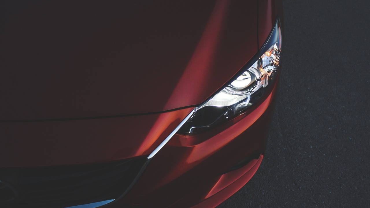 Voiture Rouge Avec Lumière Blanche et Bleue. Wallpaper in 1280x720 Resolution