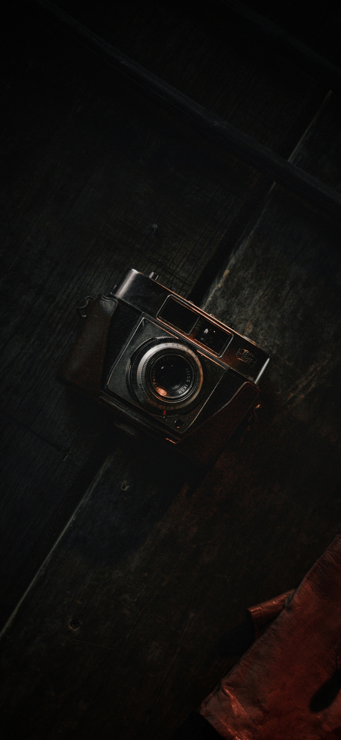 Brown, Kamera, Kameralinse, Kamera Zubehör, Kameras Optik. Wallpaper in 1125x2436 Resolution