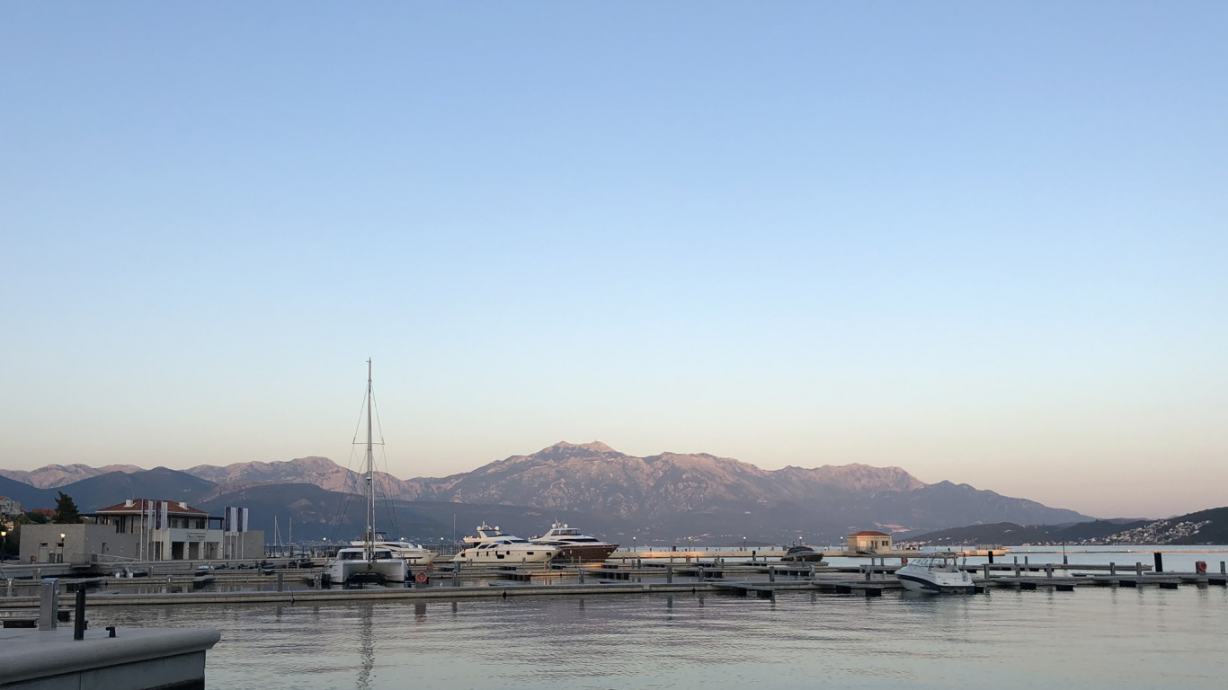 Meer, Wasser, Gewässer, Bergigen Landschaftsformen, Winter. Wallpaper in 1366x768 Resolution