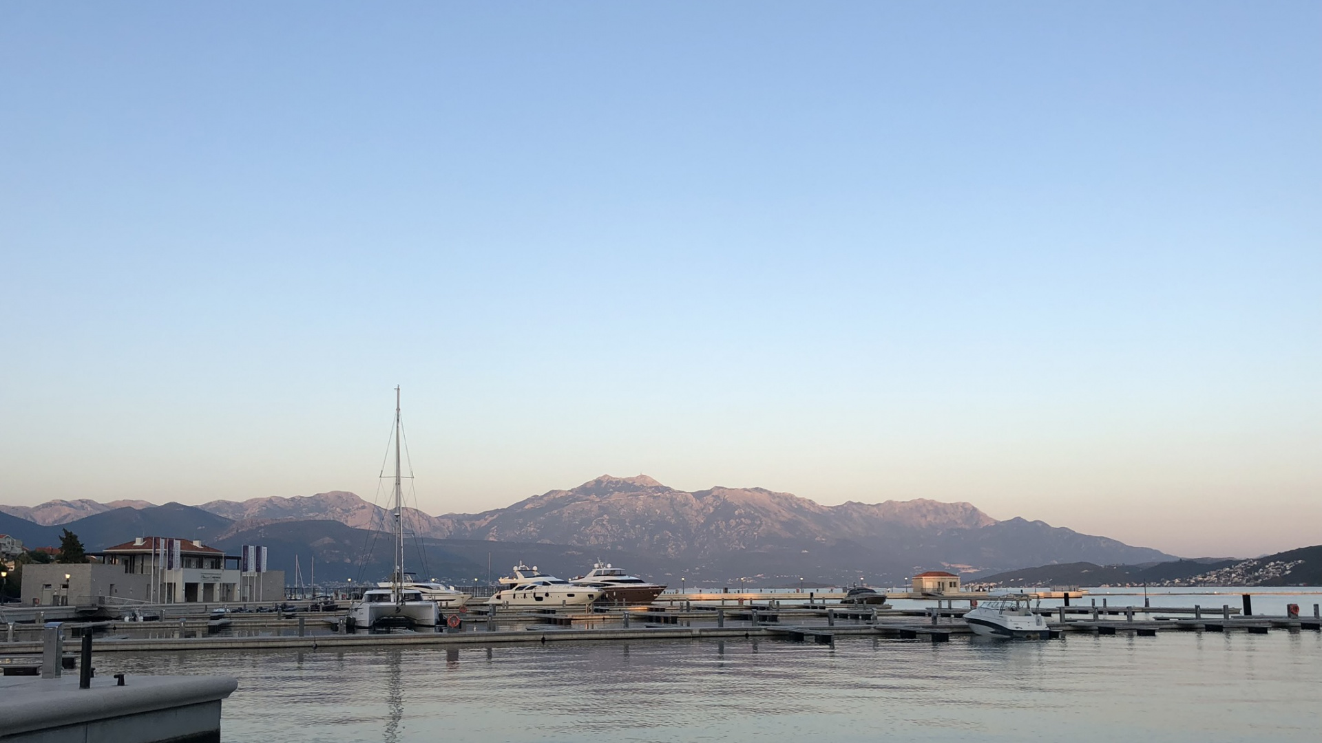Meer, Wasser, Gewässer, Bergigen Landschaftsformen, Winter. Wallpaper in 1920x1080 Resolution