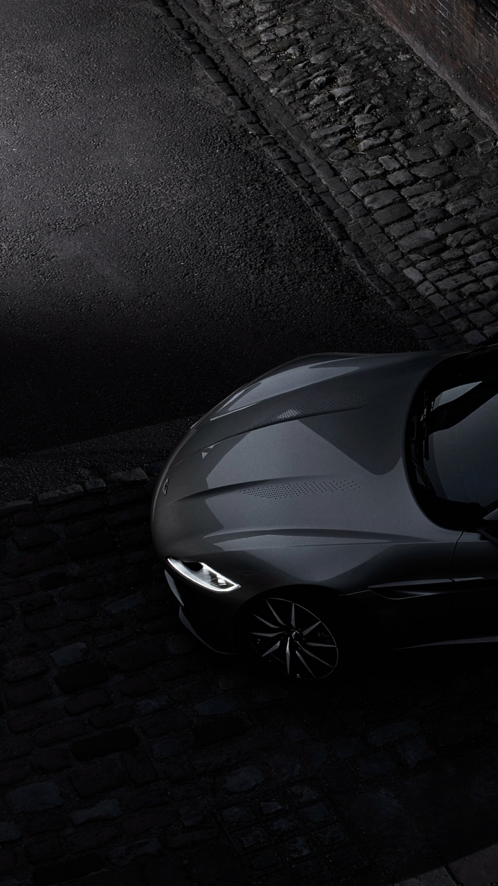 Porsche 911 Argent Garée Sur Route. Wallpaper in 720x1280 Resolution