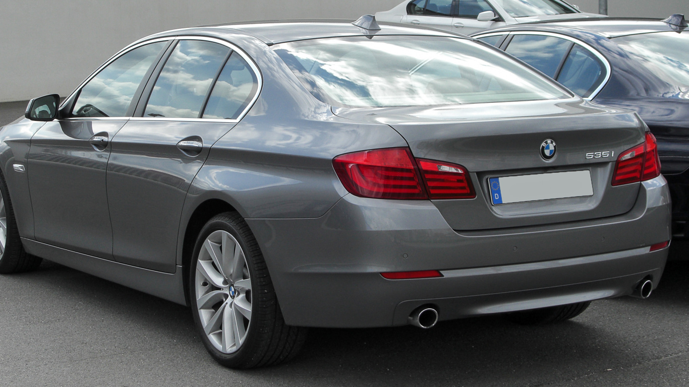 Plata Bmw m 3 Cupé. Wallpaper in 1366x768 Resolution