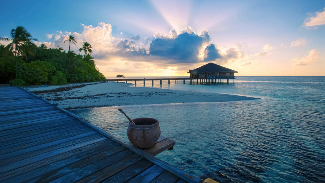 Brown Wooden Dock on Body of Water During Daytime. Wallpaper in 1280x720 Resolution