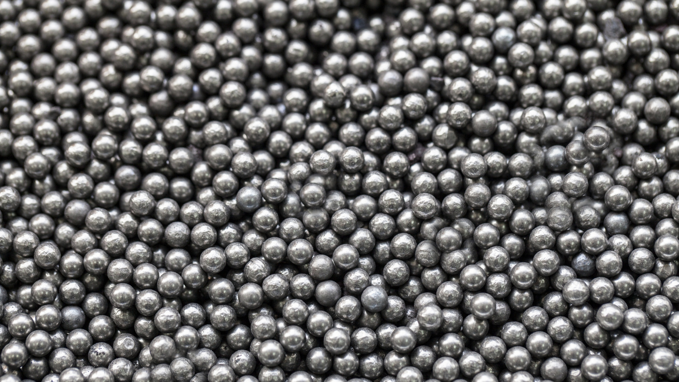 Lila Und Grüne Runde Früchte. Wallpaper in 1366x768 Resolution