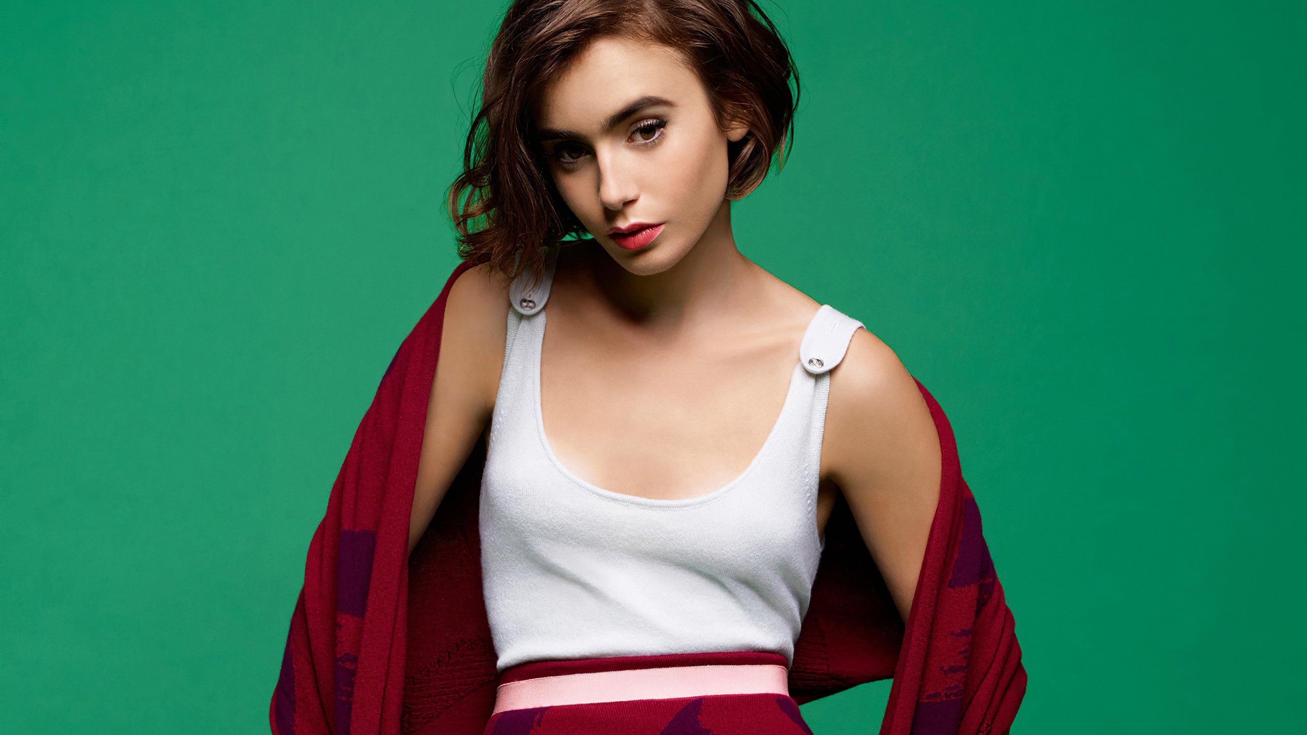 Trending English Songs on Reels, Lily Collins, The English Teacher, Actor, 2020. Wallpaper in 2560x1440 Resolution