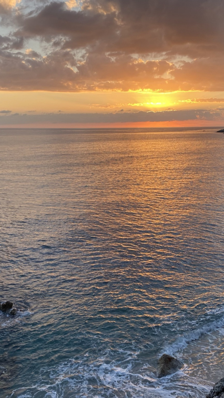 Sea, Water, Cloud, Atmosphere, Water Resources. Wallpaper in 750x1334 Resolution