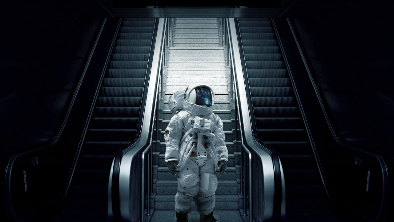 Photo en Niveaux de Gris D'un Homme en Sweat à Capuche Assis Dans Les Escaliers. Wallpaper in 1280x720 Resolution