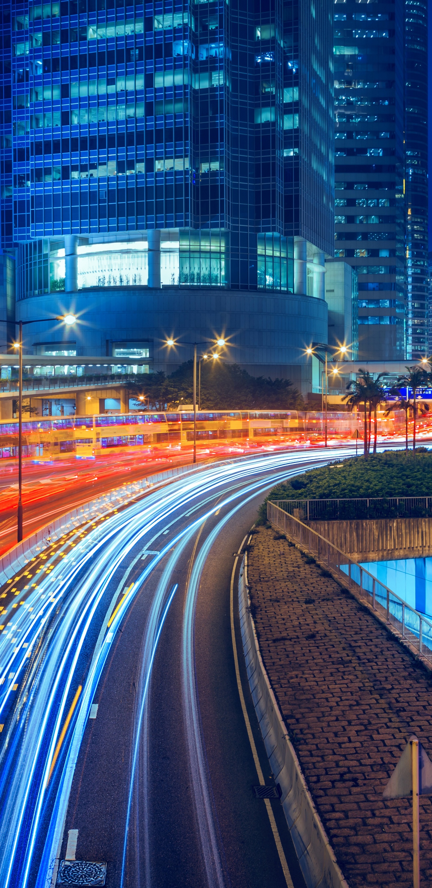 Fotografía de Lapso de Tiempo de la Carretera de la Ciudad Durante la Noche. Wallpaper in 1440x2960 Resolution