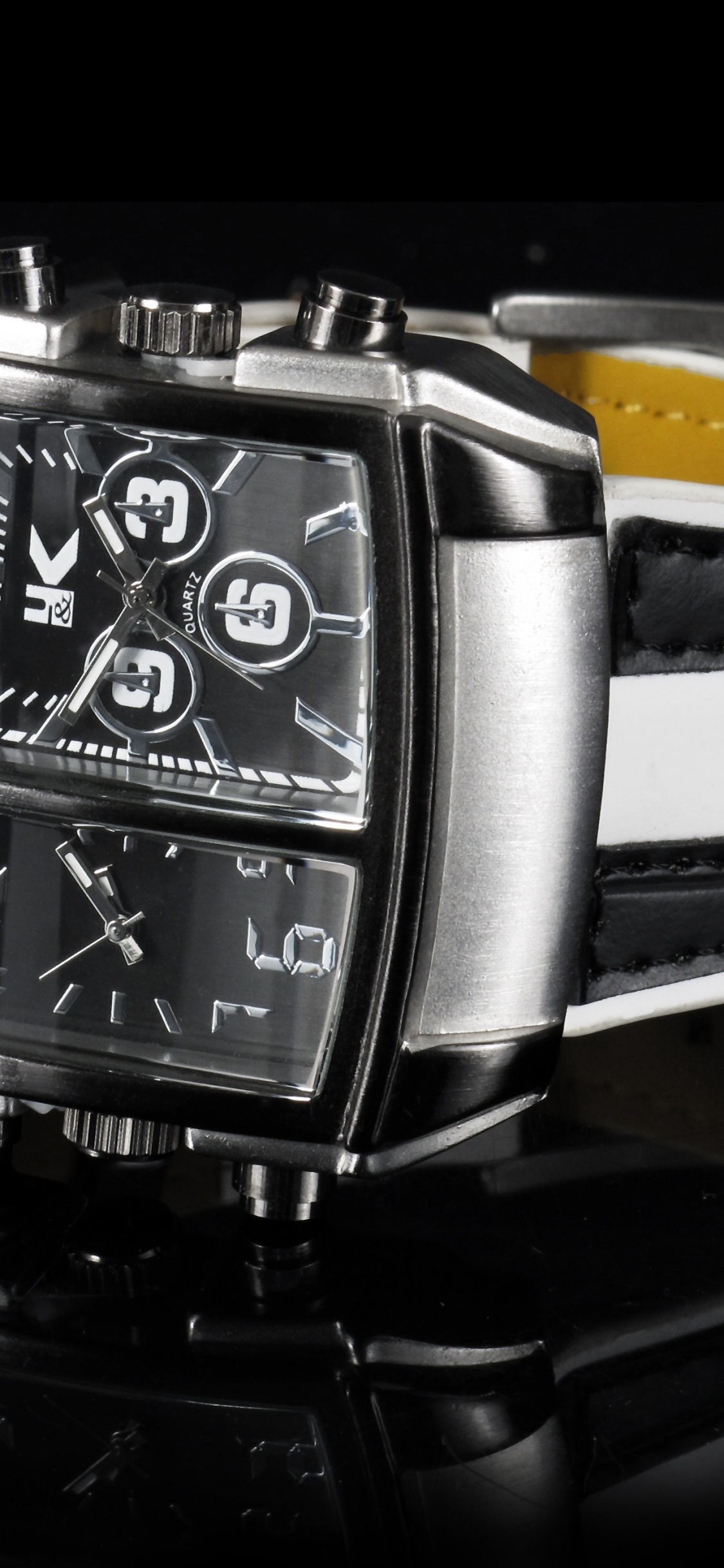 Black and Silver Chronograph Watch. Wallpaper in 1125x2436 Resolution