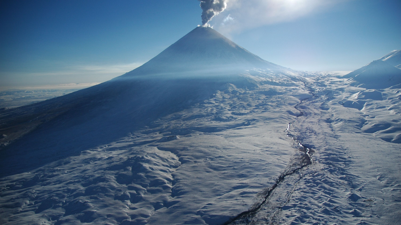 White Clouds Over Snow Covered Mountain During Daytime. Wallpaper in 1280x720 Resolution