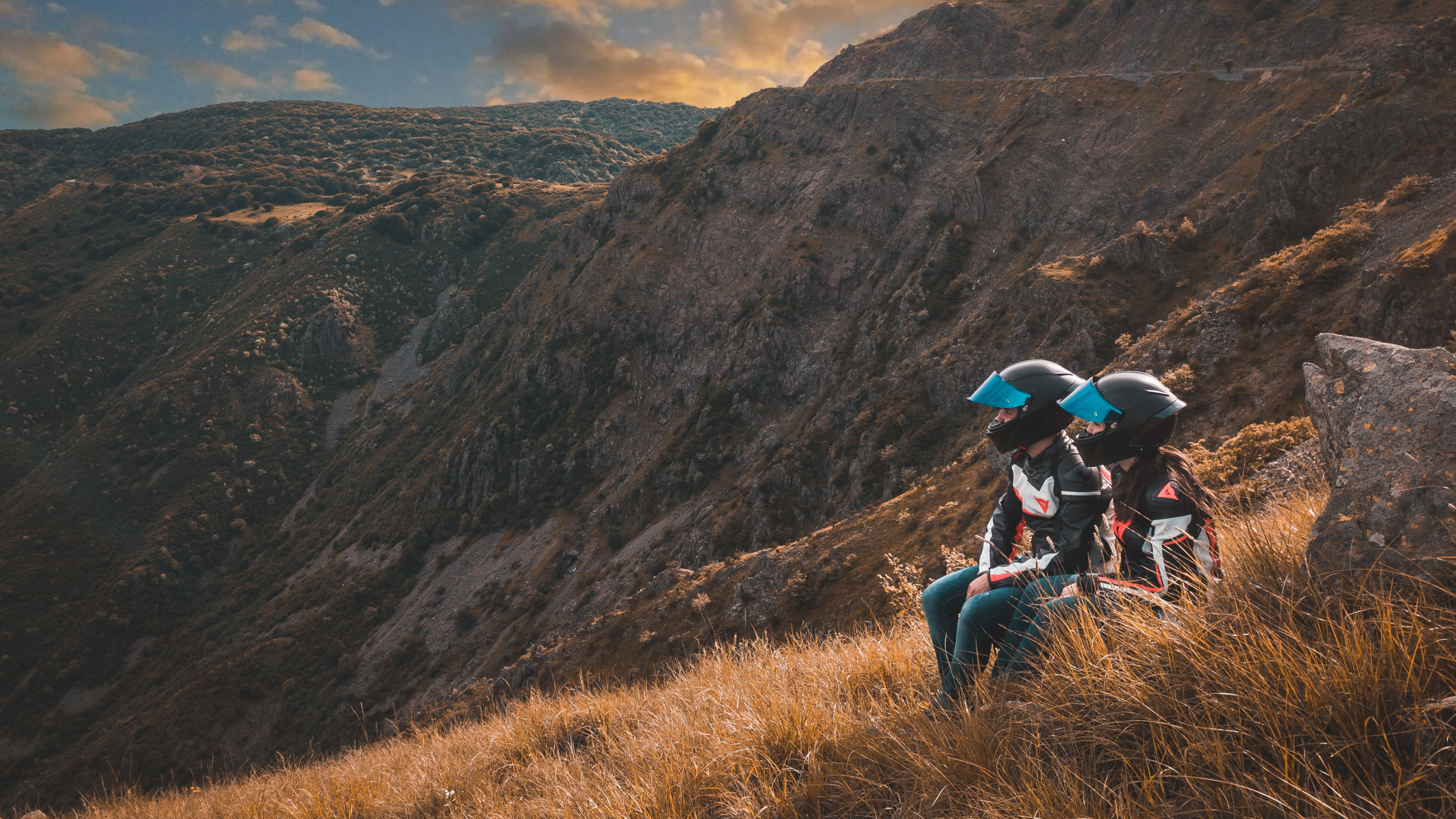 Les Reliefs Montagneux, Highland, Crête, Aventure, Colline. Wallpaper in 2560x1440 Resolution