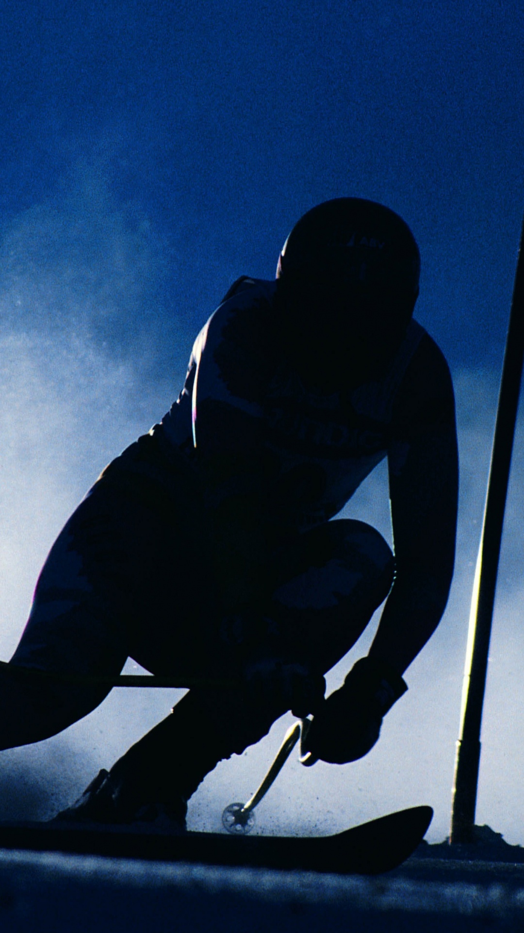 Silhouette of Man Riding Ski Lames Sous Ciel Bleu. Wallpaper in 1080x1920 Resolution