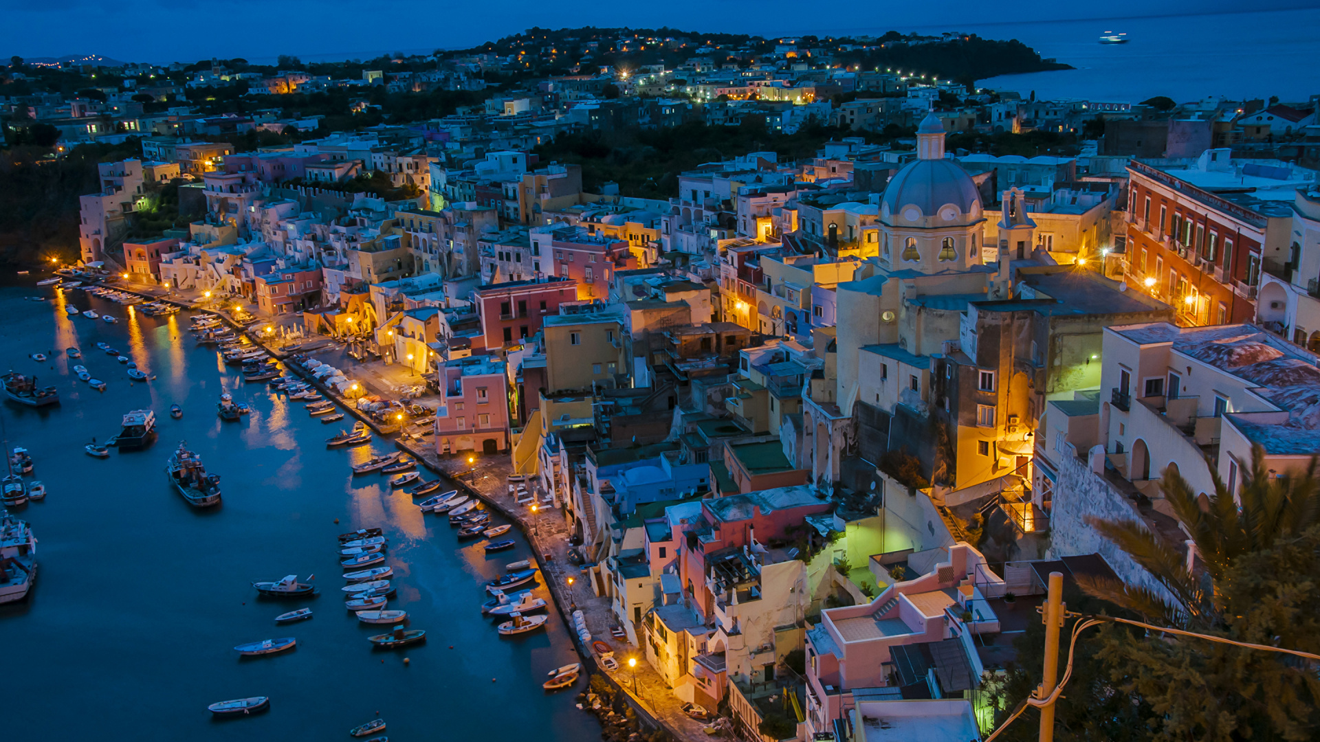 Vue Aérienne Des Bâtiments de la Ville Pendant la Nuit. Wallpaper in 1920x1080 Resolution