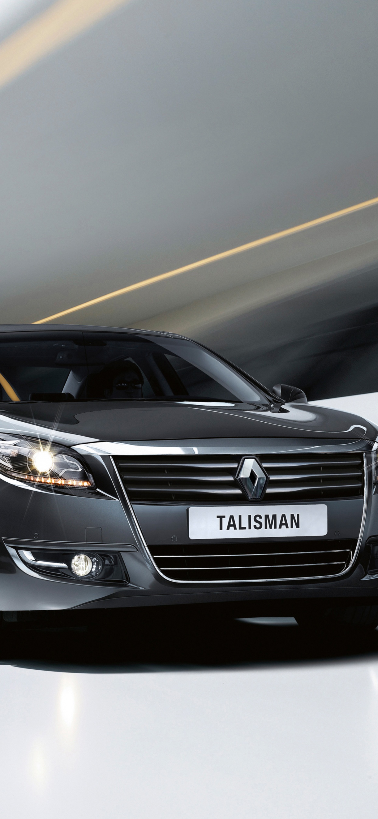 Schwarze Mercedes Benz c Klasse Unterwegs. Wallpaper in 1242x2688 Resolution