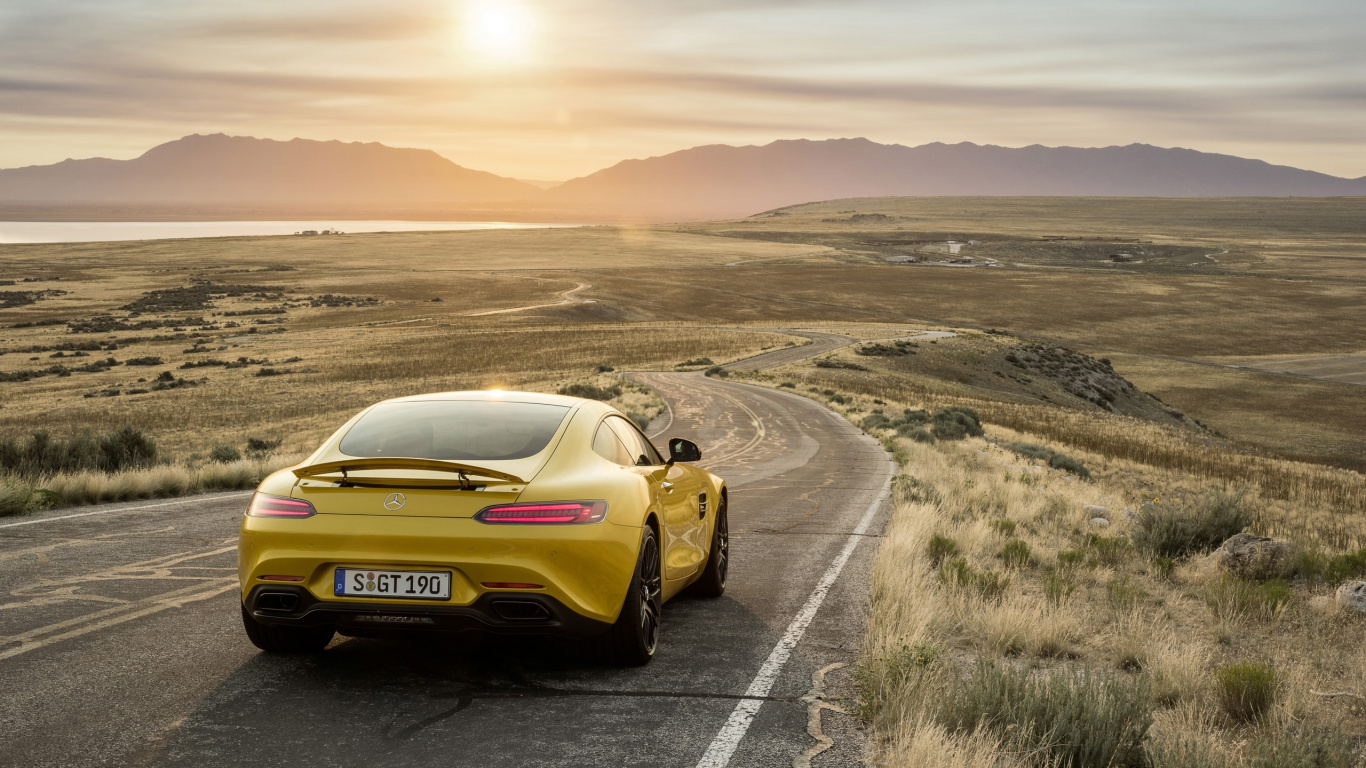 Yellow Porsche 911 on Road During Daytime. Wallpaper in 1366x768 Resolution