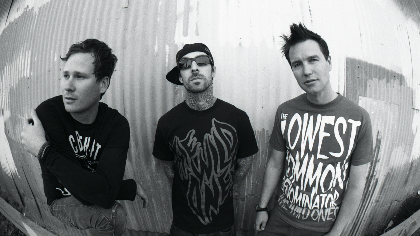 Mark Hoppus, Tom DeLonge, Travis Barker, Blink-182, Pop Punk. Wallpaper in 1366x768 Resolution