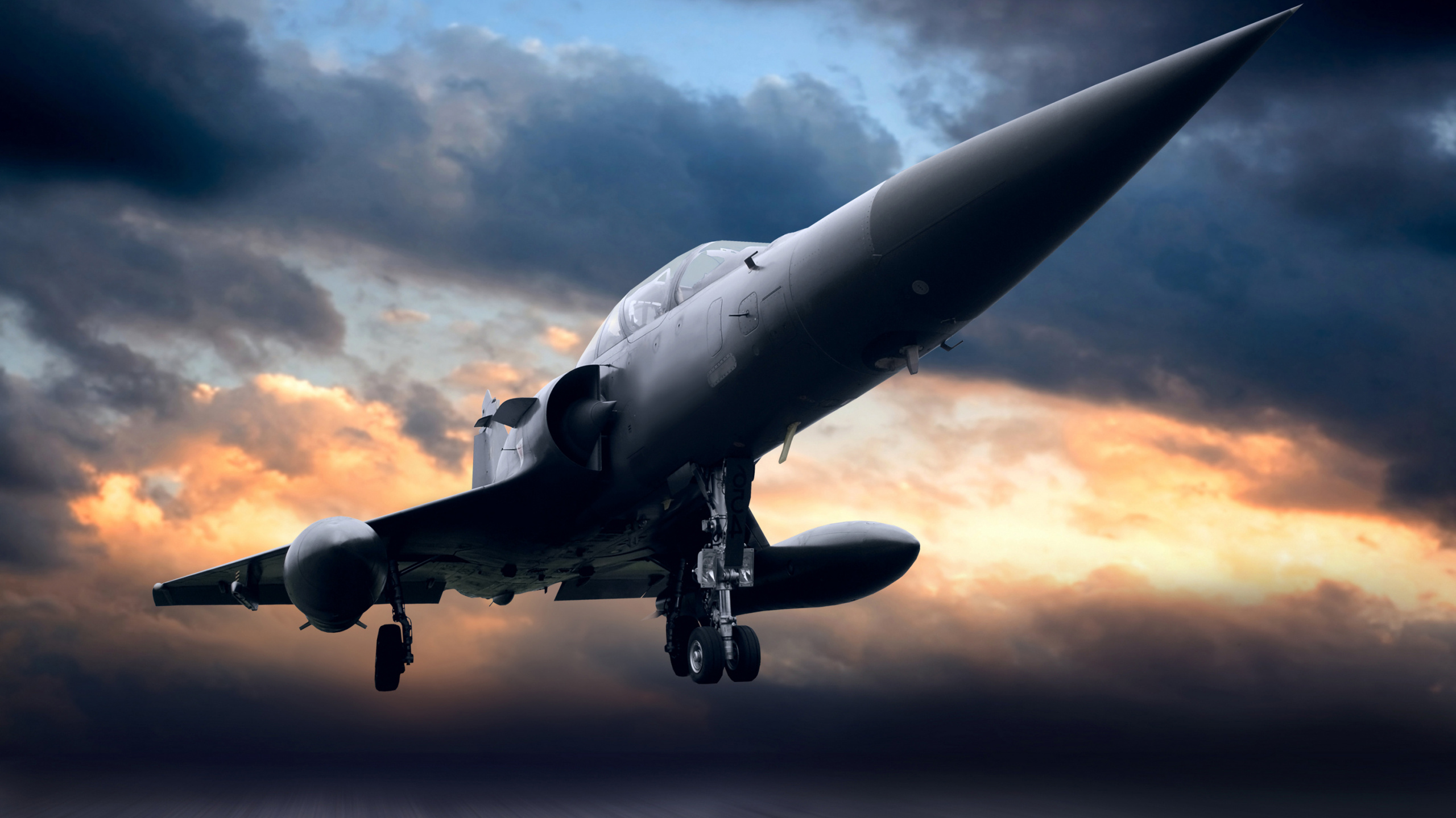Avión de Combate Gris Bajo el Cielo Nublado Durante el Día. Wallpaper in 2560x1440 Resolution
