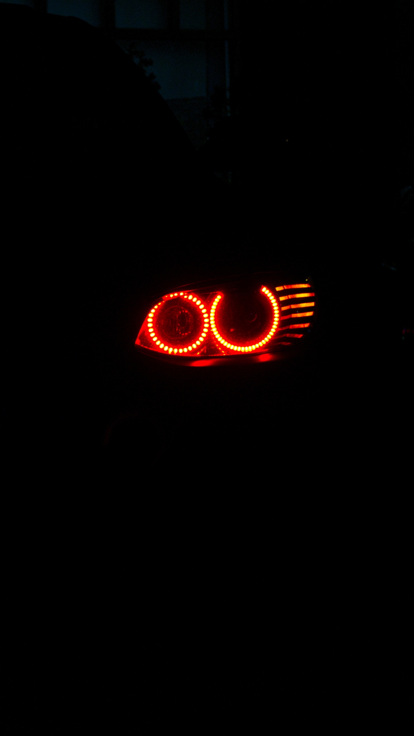 Red and Black Lighted Device. Wallpaper in 1440x2560 Resolution