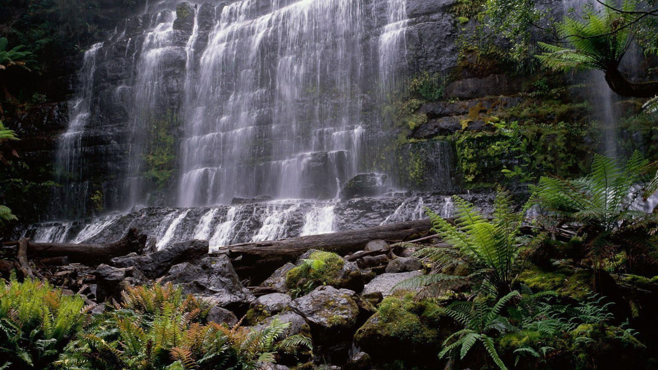Waterfalls in The Middle of Rocks. Wallpaper in 1280x720 Resolution