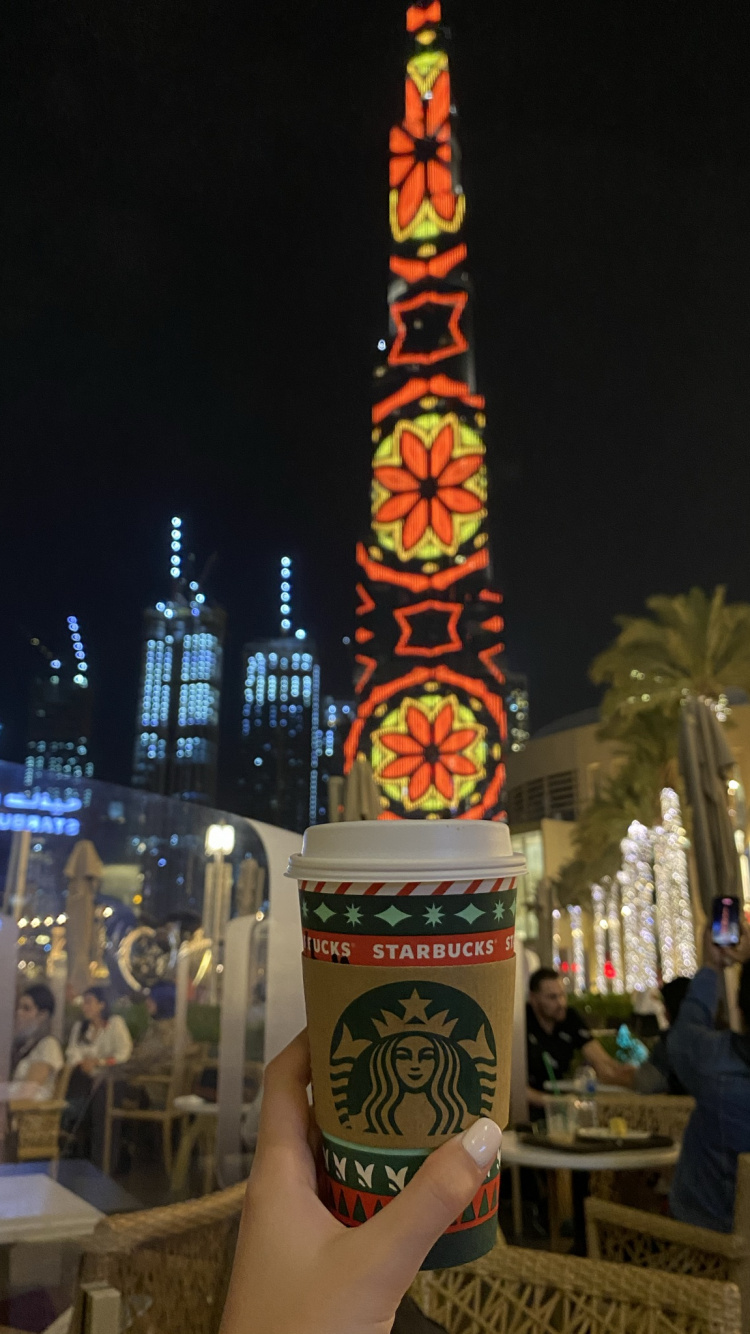 Dubaï, Burj Khalifa, Nouveau Logo Starbucks 2011, Nuit, Minuit. Wallpaper in 750x1334 Resolution