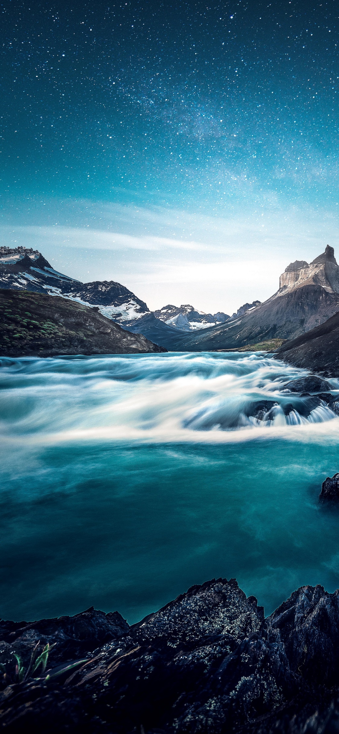 Torres Del Paine National Park, Puerto Natales, See Peho, Torres Del Paine, Nationalpark. Wallpaper in 1125x2436 Resolution