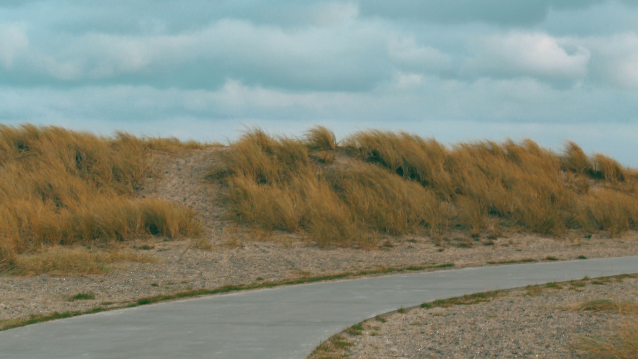 Lake, Water Resources, Loch, Sea, Sky. Wallpaper in 1280x720 Resolution