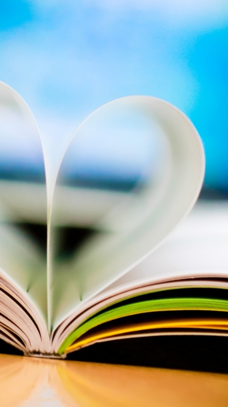 Buch, Lesung, Liebe, Herzen, Makrofotografie. Wallpaper in 750x1334 Resolution