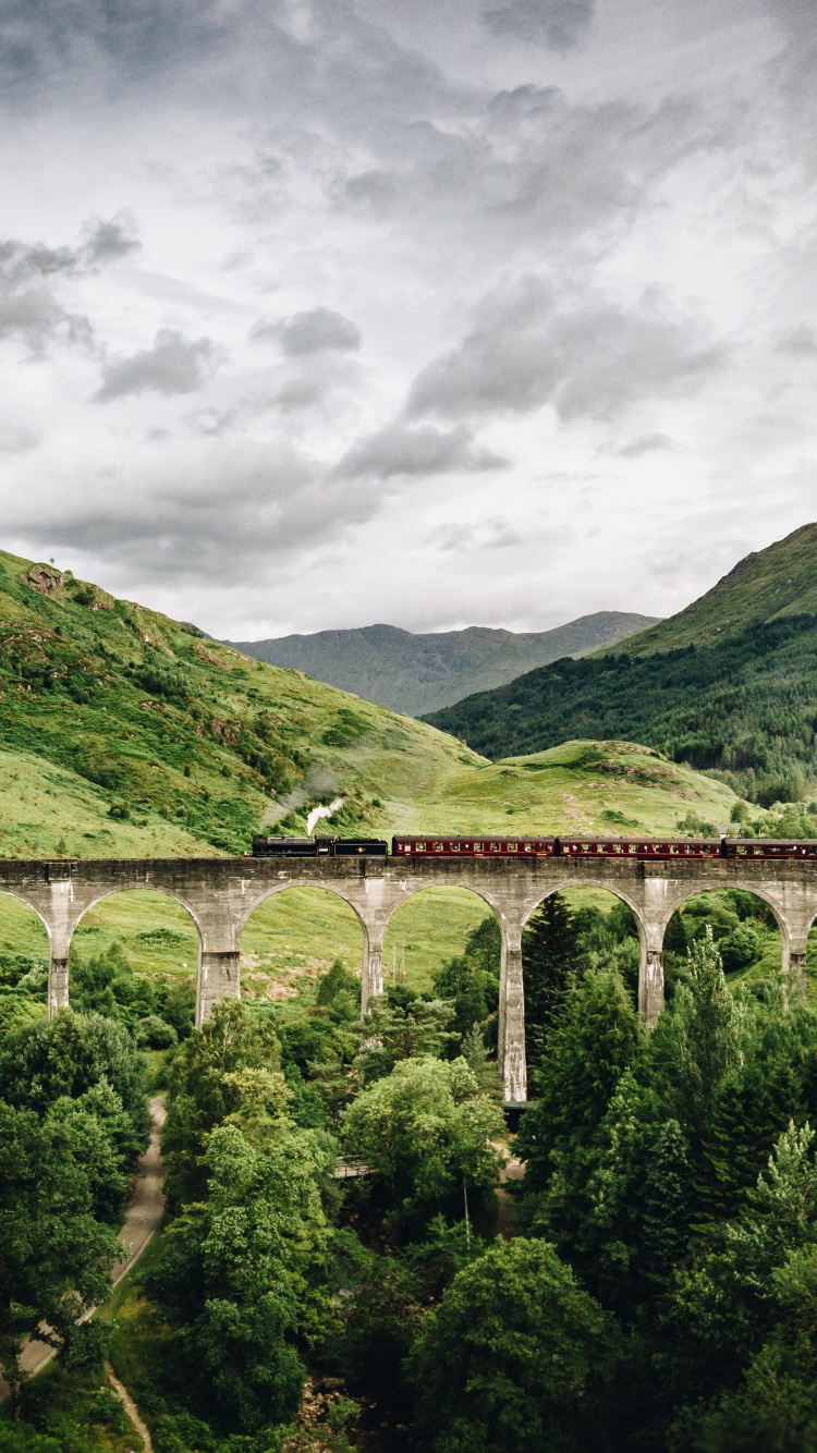 Glenfinnan, Tren, el Jacobita, Escudo Del Lago, Línea de Las Tierras Altas Del Oeste. Wallpaper in 750x1334 Resolution