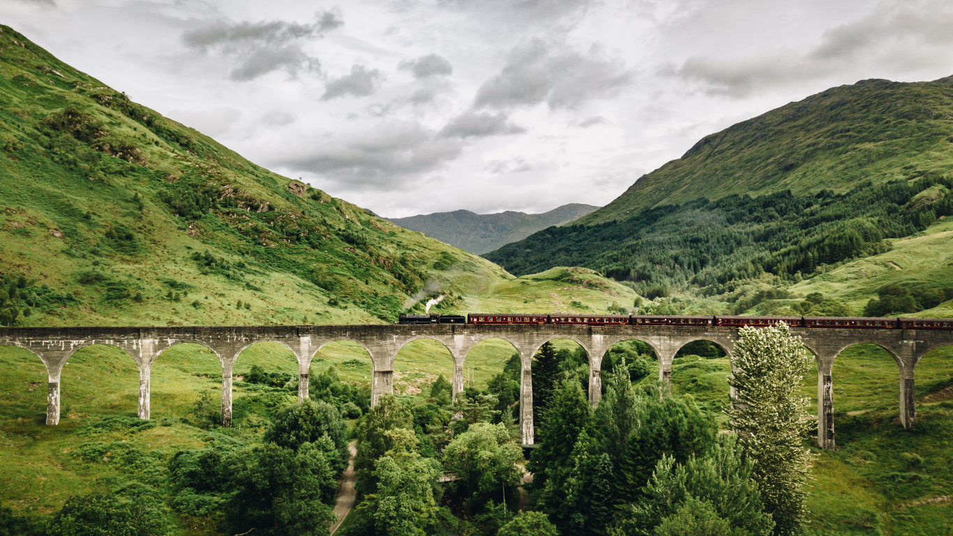 Glenfinnan, Zug, Scottish Highlands, Der Jakobit, Loch Shiel. Wallpaper in 1366x768 Resolution