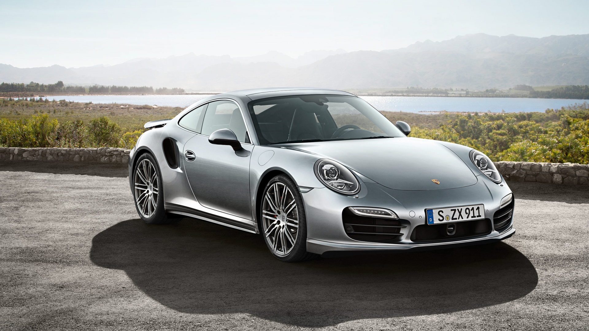 Mercedes Benz Coupé Noir Sur Route Asphaltée Grise Pendant la Journée. Wallpaper in 1920x1080 Resolution