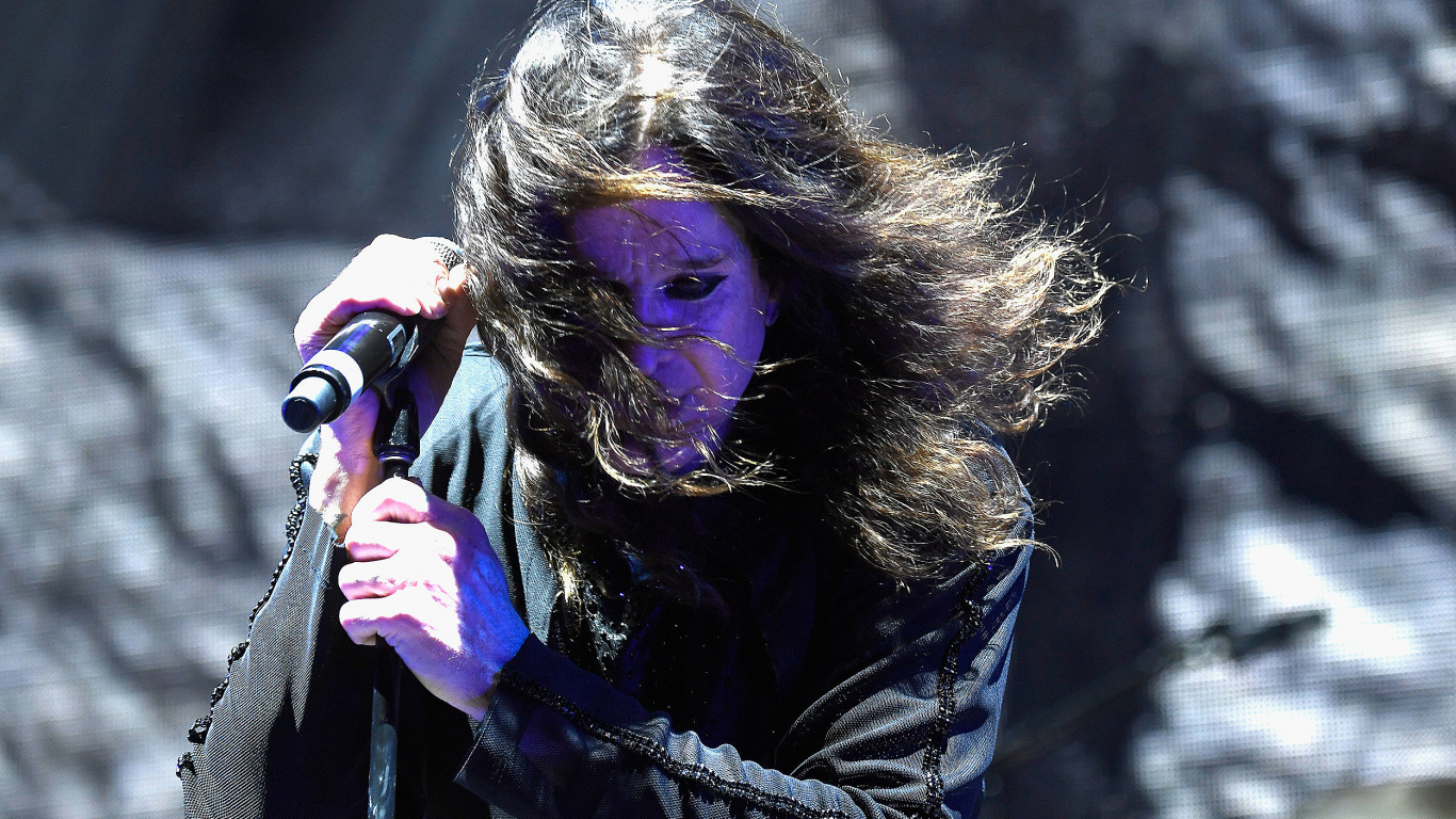 No More Tours II, Black Sabbath, Purple, Performance, Event. Wallpaper in 1366x768 Resolution