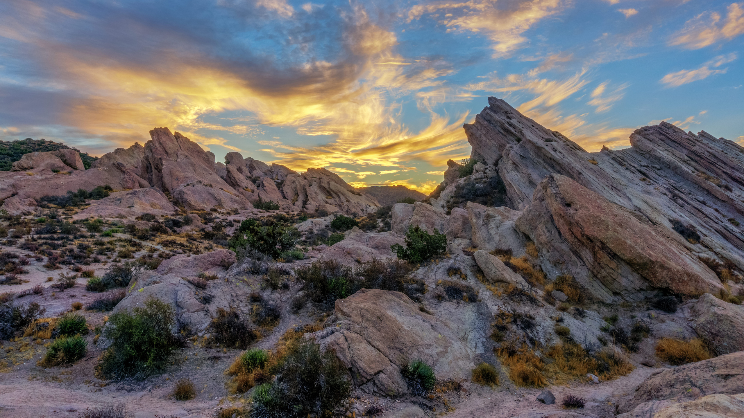 Badlands, Géologie, Rock, Paysage Naturel, Highland. Wallpaper in 2560x1440 Resolution