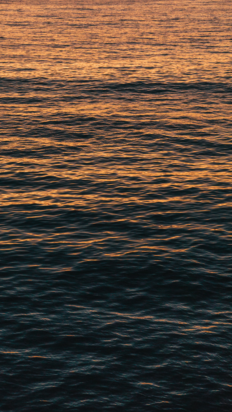 Eau, Mer, Horizon, Calme, Réflexion. Wallpaper in 750x1334 Resolution